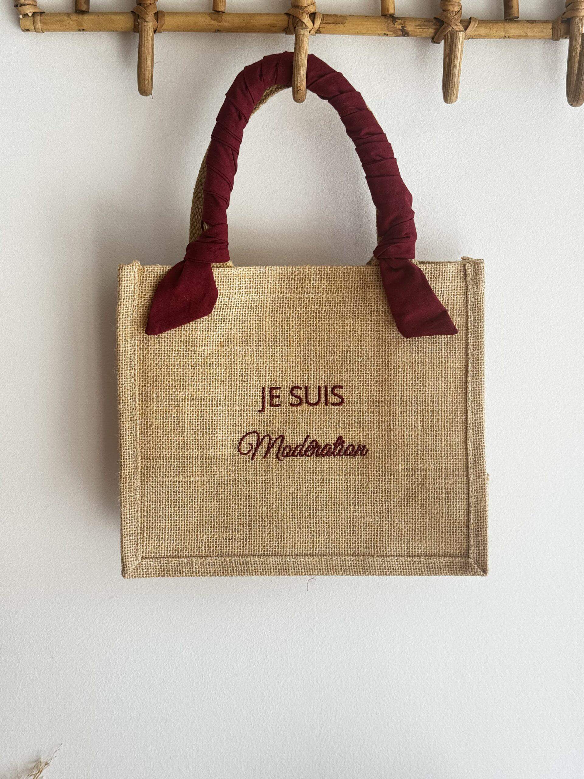 Petit format - Ruban Bordeaux - Je suis modération - Broderie terracotta