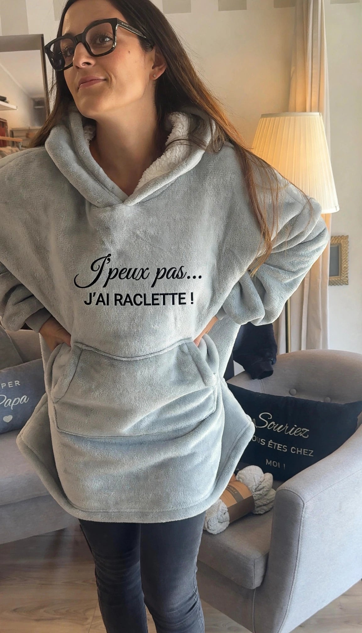 Sweat plaid gris brodé J’peux pas j’ai raclette porté