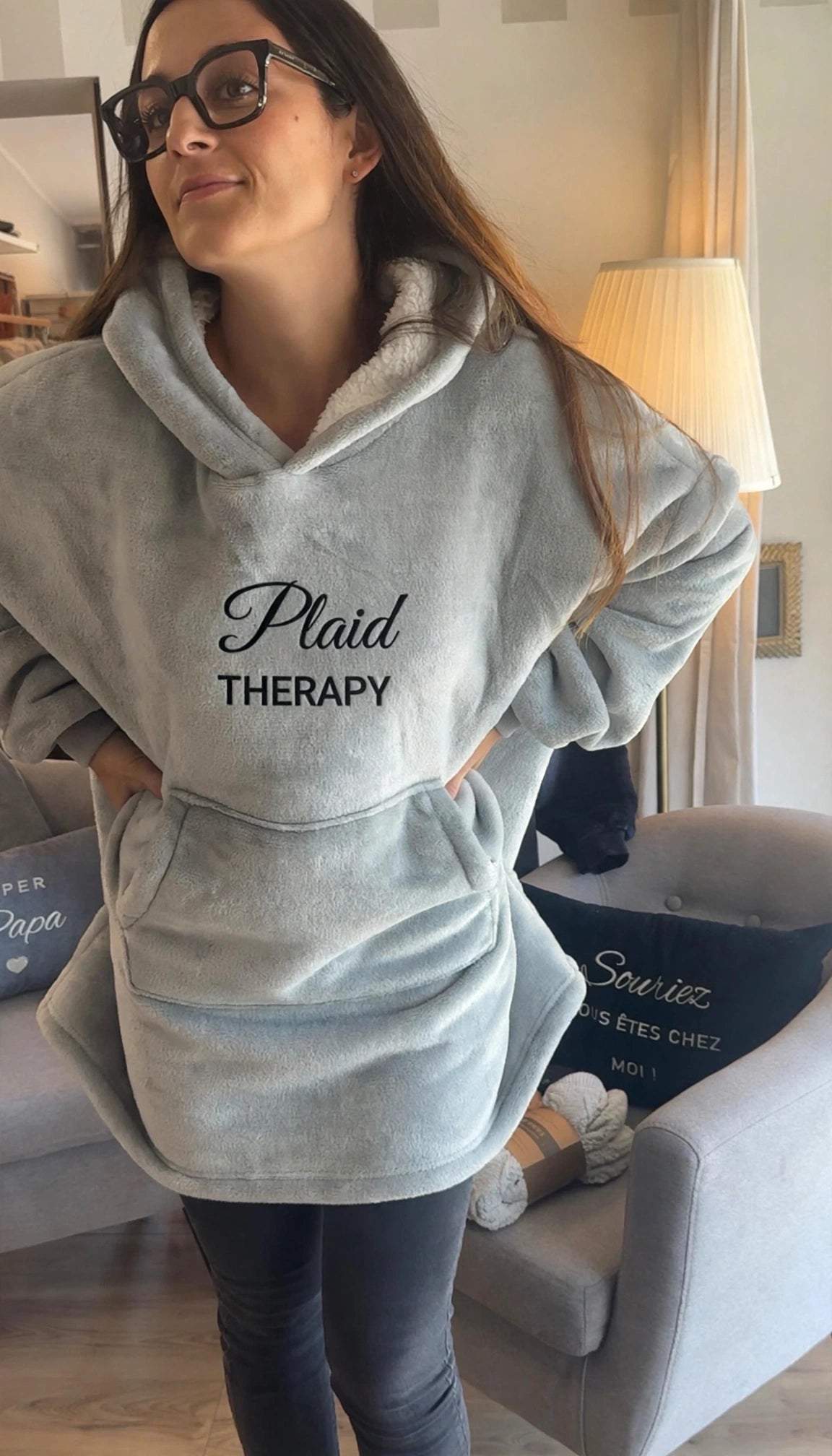 Sweat plaid gris brodé Plaid therapy porté