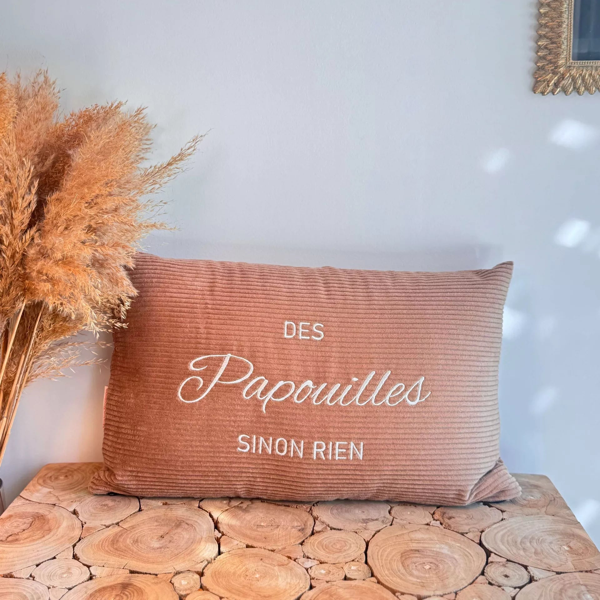Coussin marron clair - Des papouilles sinon rien