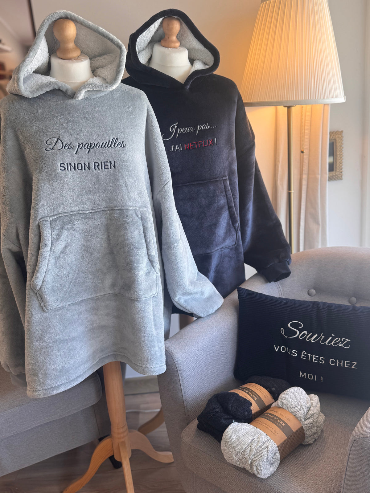Sweats plaid brodés Des papouilles sinon rien, présentés dans l’atelier Maison Sicciano