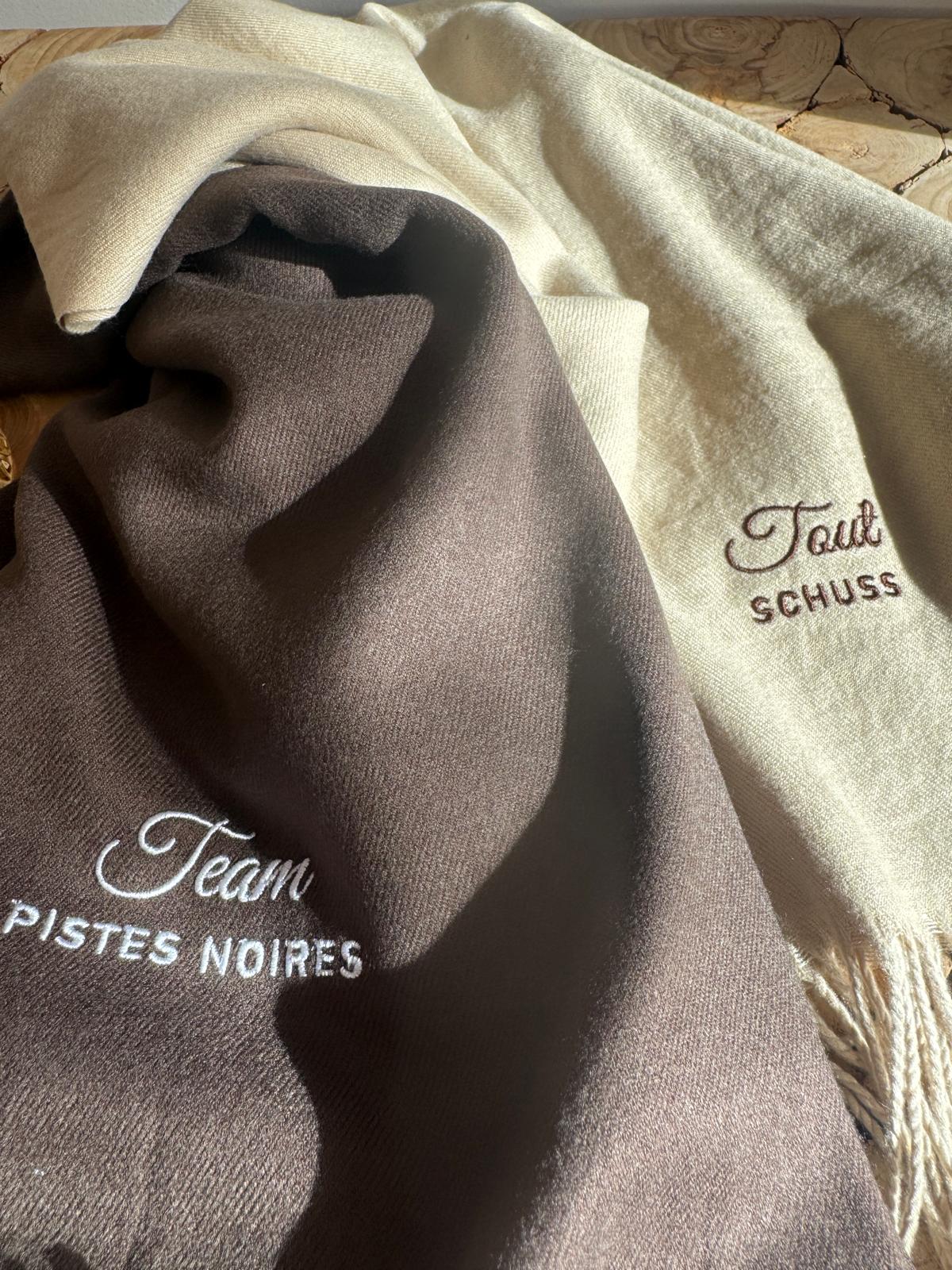 Écharpes brodées Team pistes noires et Tout schuss, idée cadeau pour les fans de ski