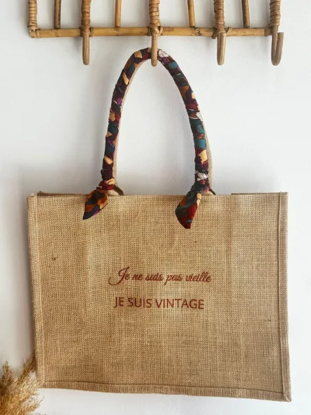 Grand format - Ruban Automne - Je ne suis pas vieille... - Broderie Marron chaud – Image 1