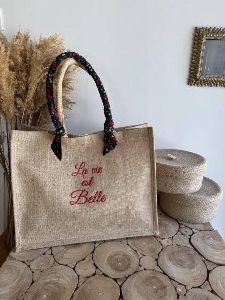 Grand format - Ruban Fleuri - La vie est belle ruban noir fleur - Broderie bordeaux – Image 1